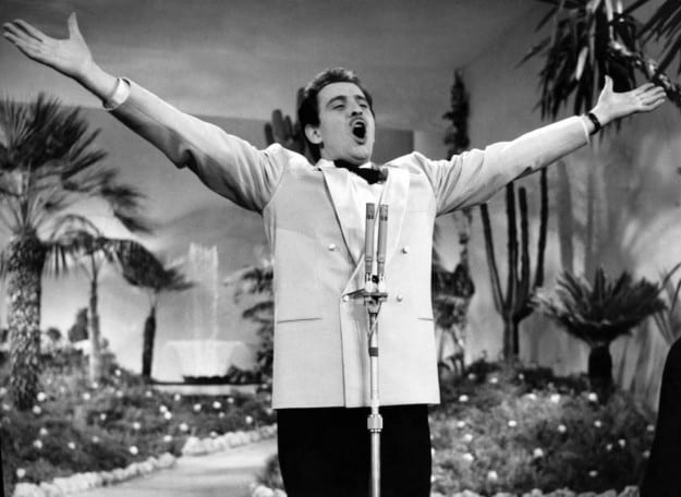 domenico-modugno-canta-volare-a-sanremo-1958 Festival di Sanremo