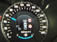 Tu corri? La S-Max ti toglie benzina…