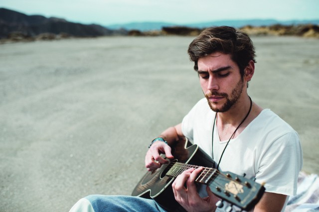 Alvaro Soler_Photo_Eterno Ag_300CMYK_foto di Brecheis_6