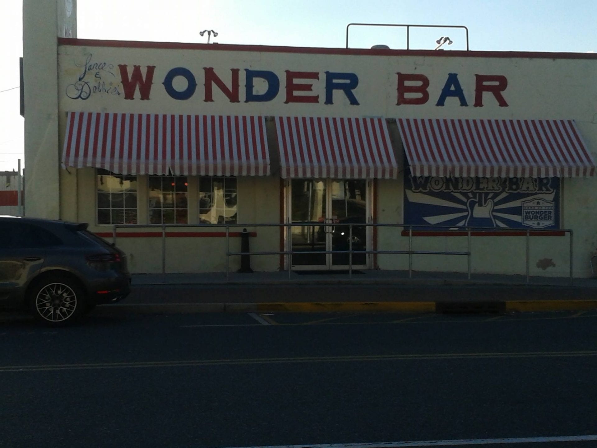 wonder bar