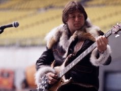 Lunedì 10 novembre Greg Lake