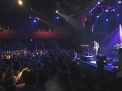 Sting canta Fragile al Bataclan un anno dopo l’attentato (video)