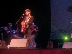 Dente a Genova, un concerto che conquista