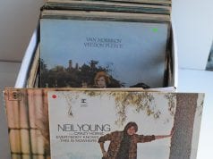 A forza di parlare di X Factor, Fedez, conduttori di Sanremo e altre stupidaggini, perdiamo di vista i dischi emozionanti di Van Morrison e Neil Young
