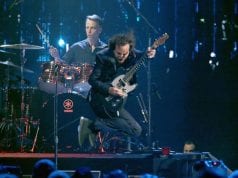 I Pearl Jam suonano Neil Young ed entrano nella Rock and roll Hall of Fame