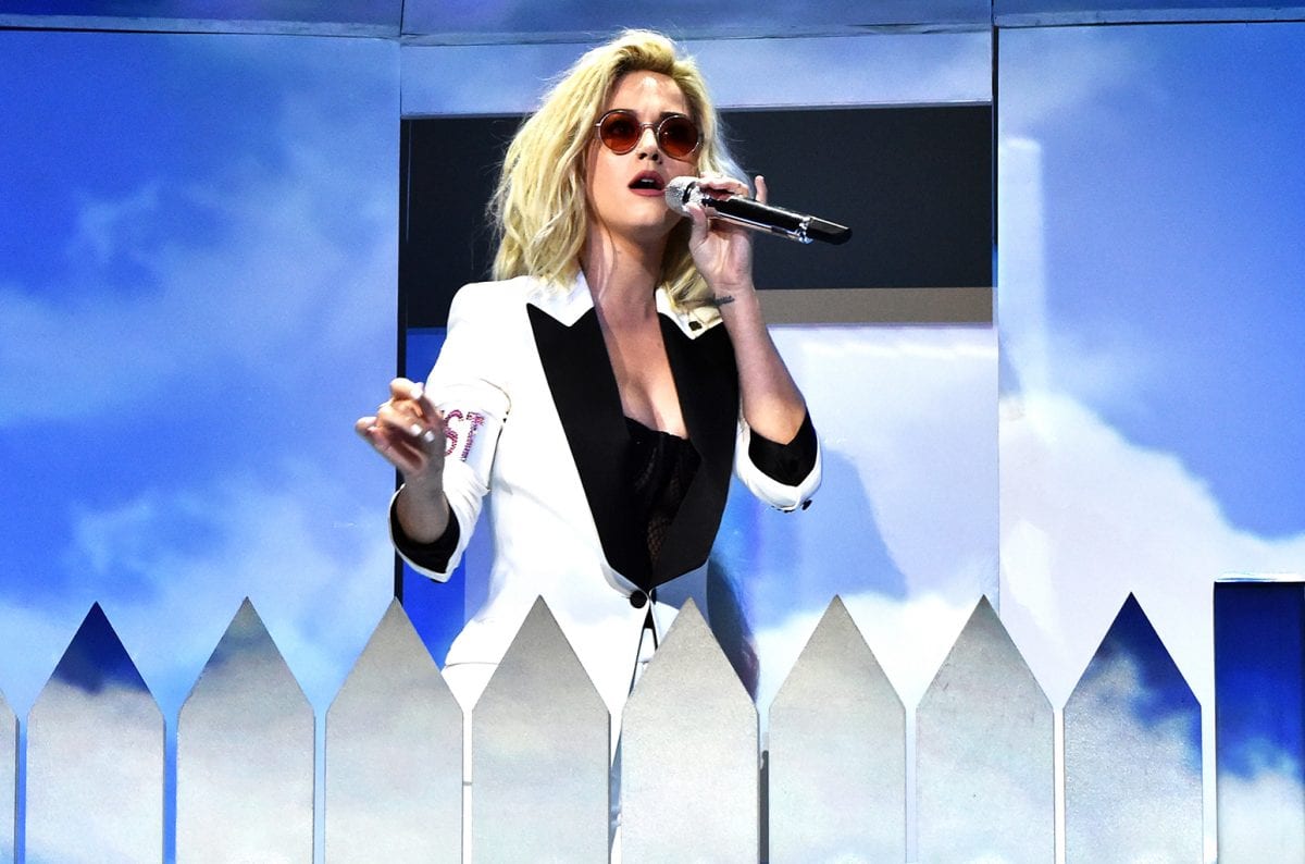 The 59th GRAMMY Awards - Roaming Show