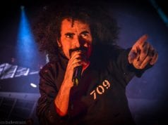 Scaletta e fotogallery dello show di Caparezza a Bologna Caparezza