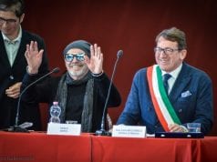 Vasco Rossi cittadino onorario di Modena: la fotogallery e il discorso Vasco Rossi e Gian Carlo Muzzarelli