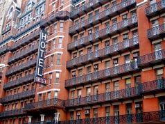 Andranno all’asta le porte del mitico Chelsea Hotel di New York Chelsea Hotel