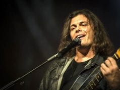 Gianluca Grignani: nuova data e nuova venue per il concerto speciale de “La fabbrica di plastica” gianluca grignani