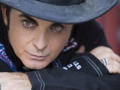Vincenzo Incenzo e l’esordio da cantautore con “Credo”: «Ci sono febbri che non vanno via»
