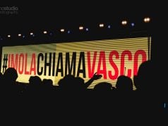 In 5.000 a Imola per cantare in coro Albachiara Imola Chiama Vasco