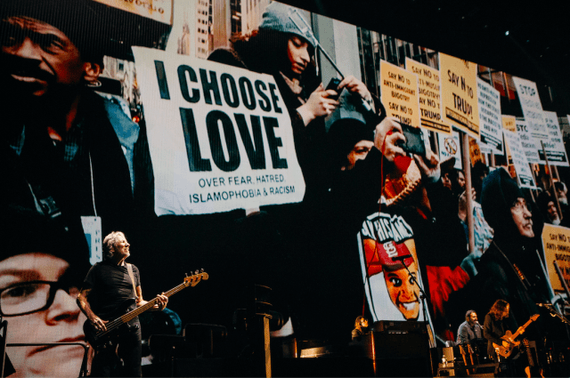Roger Waters Us + Them
