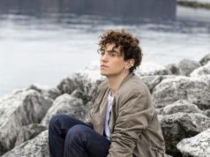 Michele Bravi: «La musica non salva. Il dolore si cura in uno studio medico»