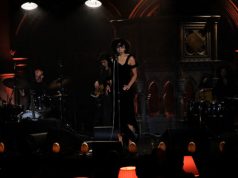 Celeste sul palco dell’Union Chapel: “Connettersi con le persone è uno degli aspetti più importanti della musica dal vivo” celeste live from london