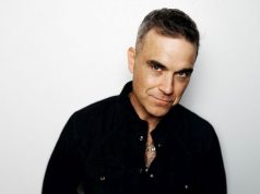 Robbie Williams celebra 25 anni di carriera solista con un greatest hits orchestrale robbie williams