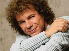 Riccardo Cocciante, dopo dieci anni un nuovo tour in Italia Riccardo Cocciante