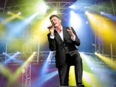 Tony Hadley: sul palco con Elio e Le Storie Tese, poi l’annuncio di un nuovo album Tony Hadley