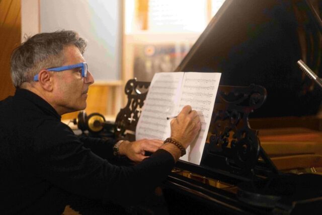 PAUL ROBINO - PIANISTA OKI