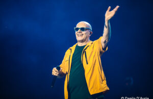Max Pezzali, nuovi sold out e nuove date per il tour indoor 2027 Max Pezzali