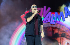 Max Pezzali, il tour negli stadi parte da Lignano per riportarci ne “Gli anni d’oro” Max pezzali lignano