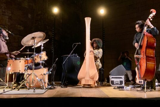 Brandee Younger a Bari in Jazz. Quando l’arpa diventa un luogo dell’anima