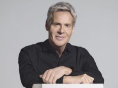 Claudio Baglioni, da domani in pre-order il volume “TAU. In segno d’amore” Claudio Baglioni